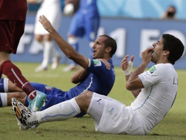 FIFA abre proceso disciplinario contra Suárez por mordisco