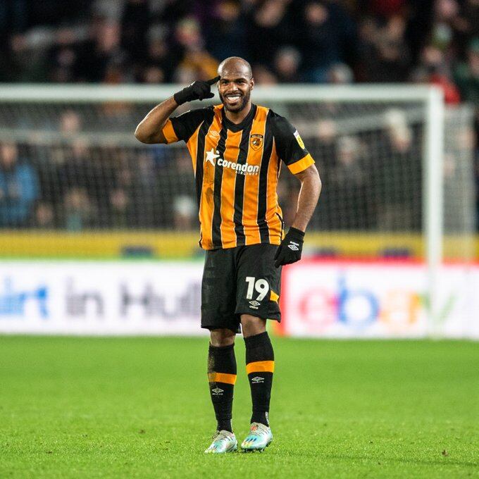 Óscar Estupiñán, celebra su gol con el Hull City / Twitter: @HullCity
