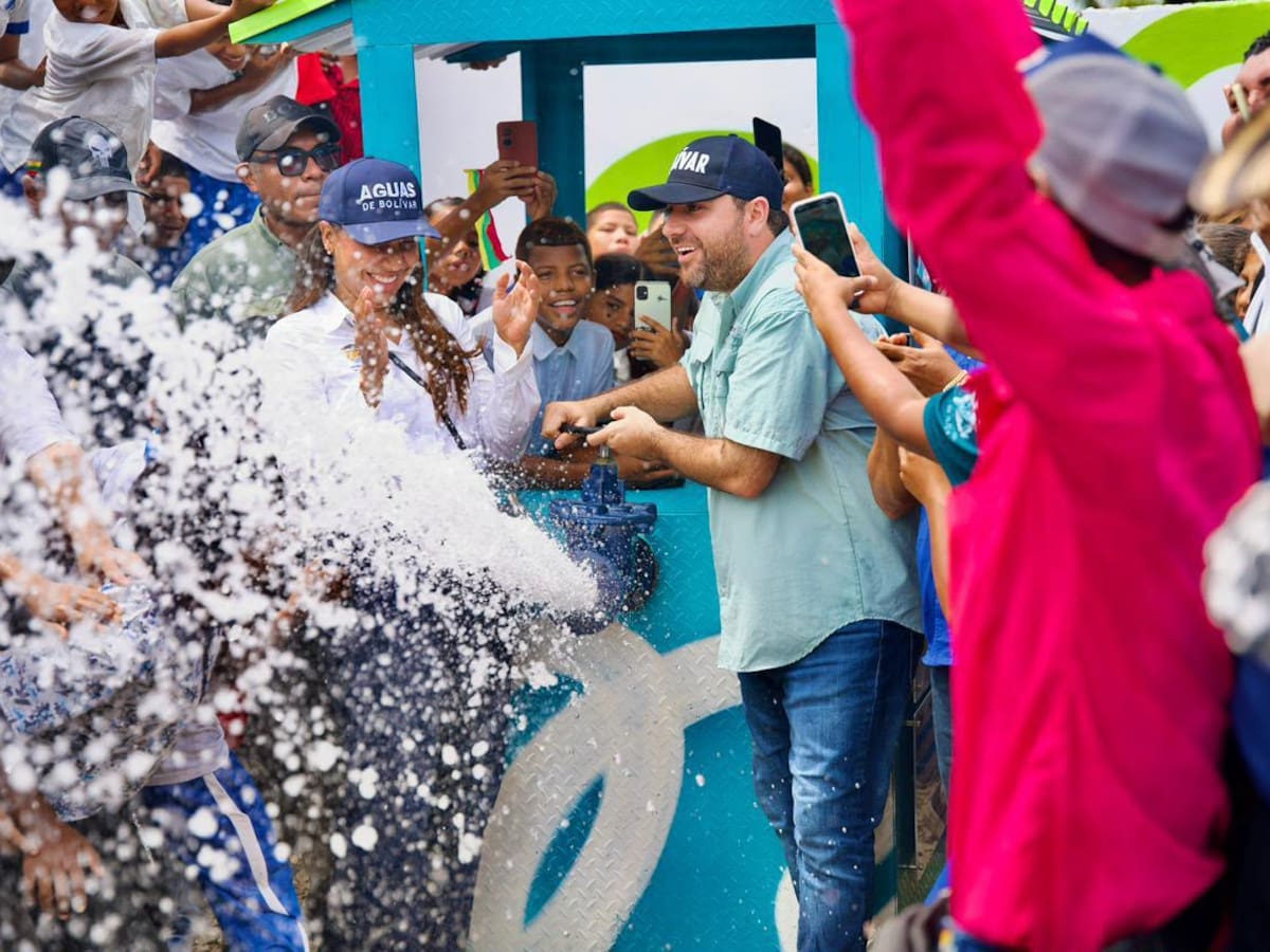 Cerca de 20 mil bolivarenses recibirán agua potable tras entrega de cinco acueductos