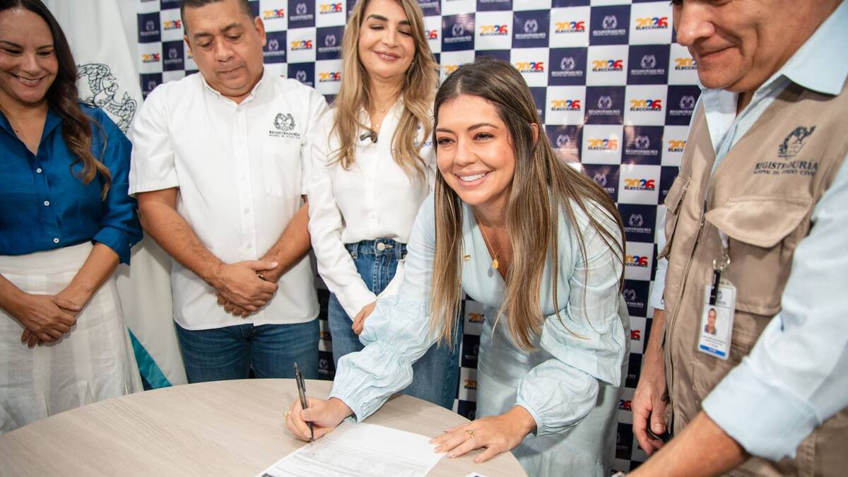 Juliana Aray oficializa su candidatura a la Cámara por Bolívar