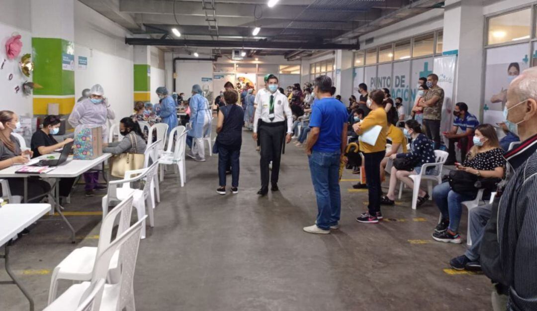 Cerraron el puesto de vacunación de Megamall