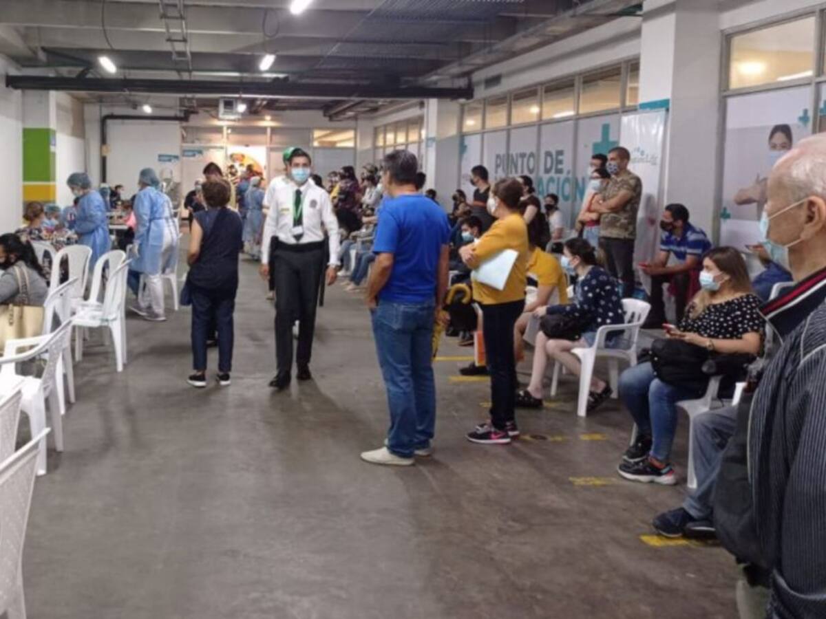 Cerraron el puesto de vacunación de Megamall