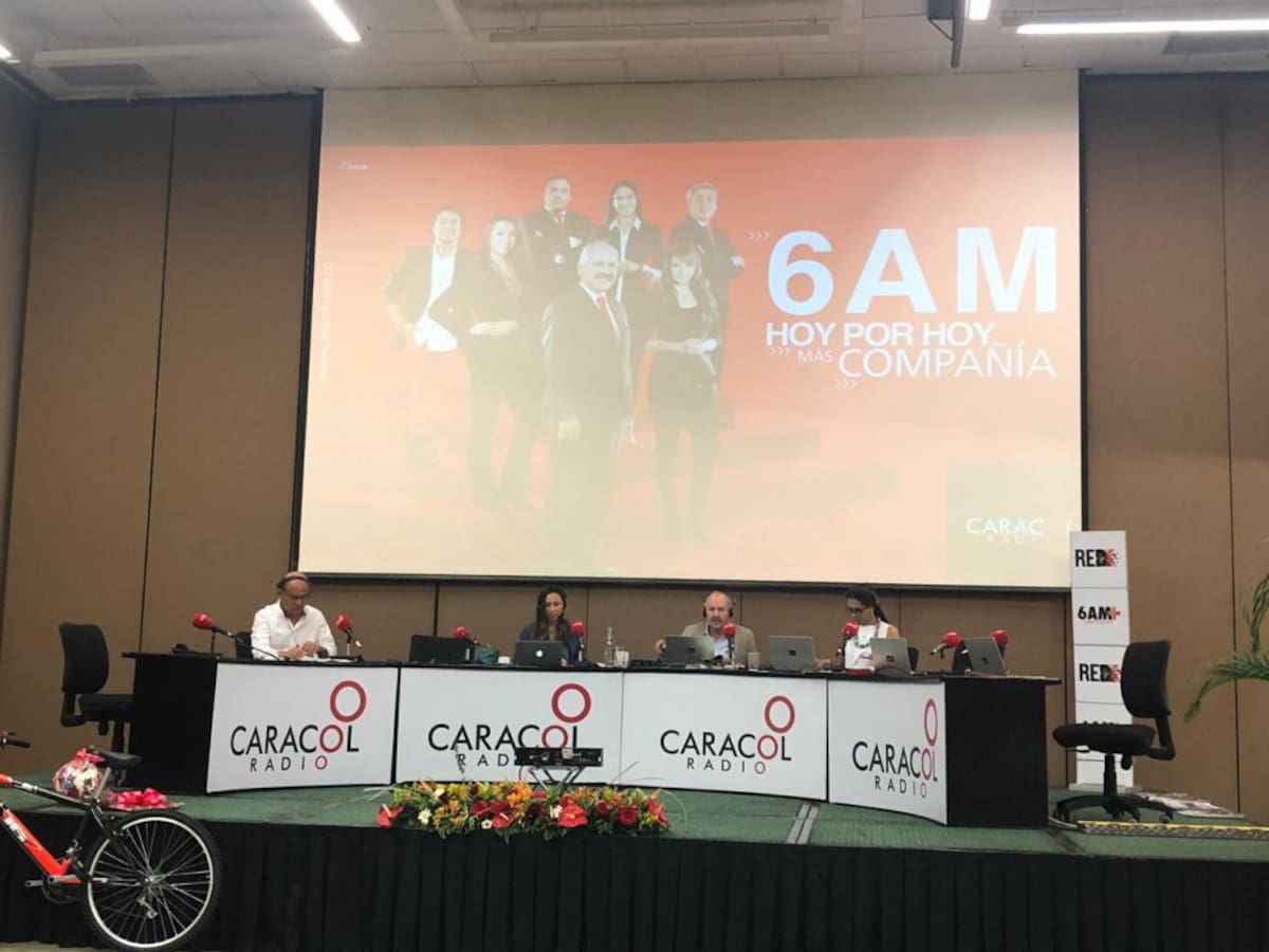 La hermosa ciudad de Santa Marta recibió este viernes al equipo de 6Am Hoy por Hoy, de Caracol Radio, que realiza su emisión desde el Gran Salón Bolívar, en el Hotel Zuana, uno de los más destacados de la región.