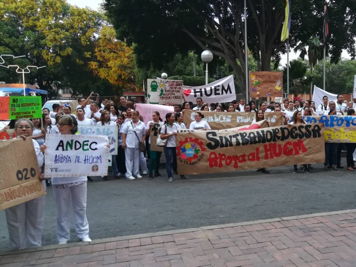 Trabajadores sindicalizados del HUEM deberán pagar IVA