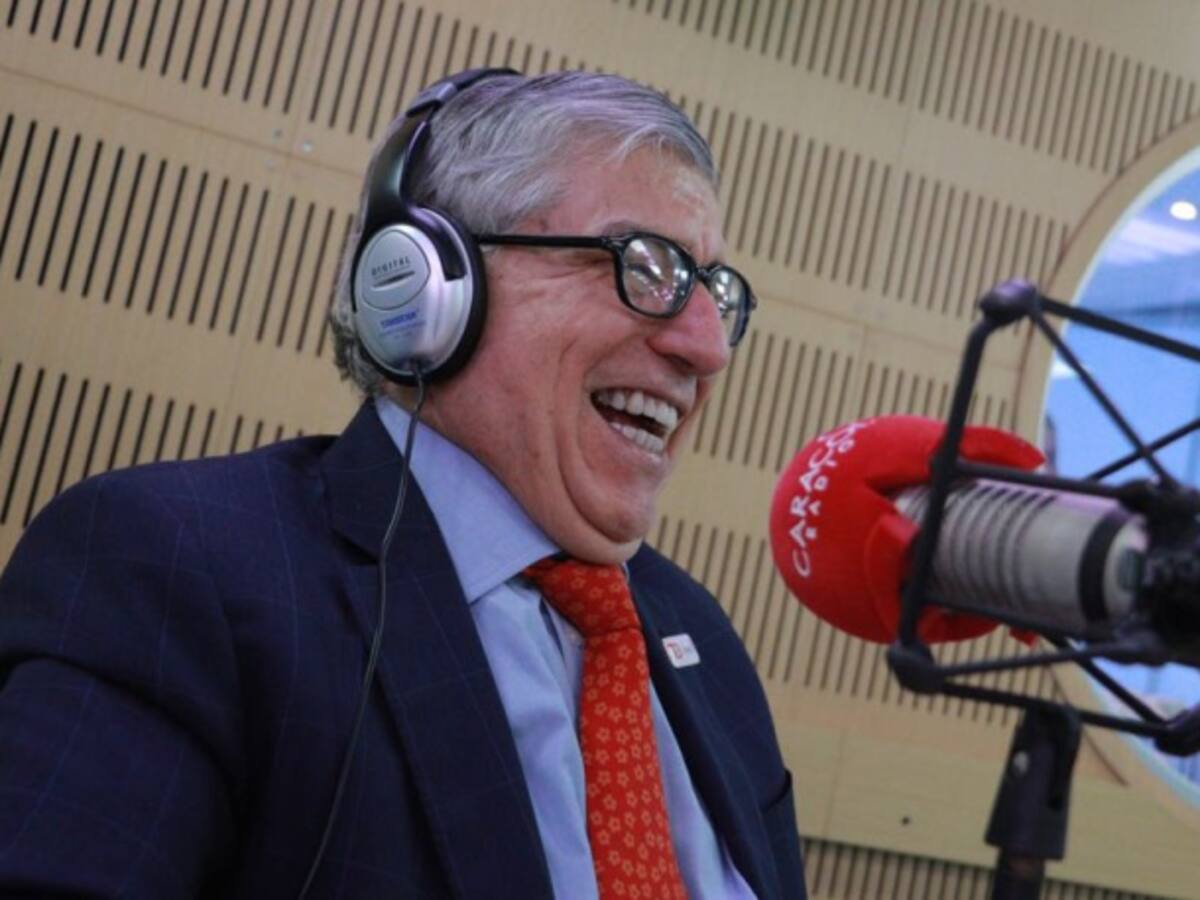 Gaviria desclasificará archivos secretos de su Gobierno