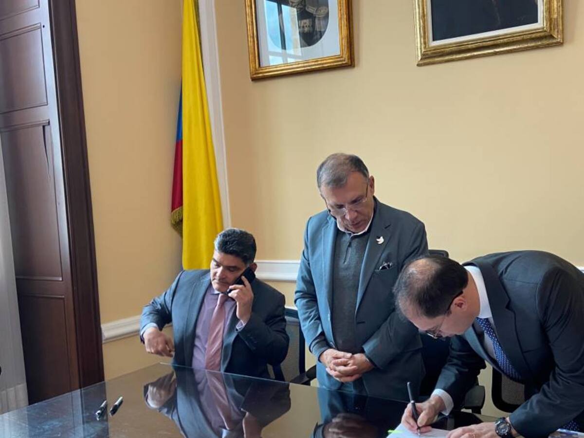 Fiscal Barbosa radica proyecto para crear 6 mil nuevos cargos en la entidad