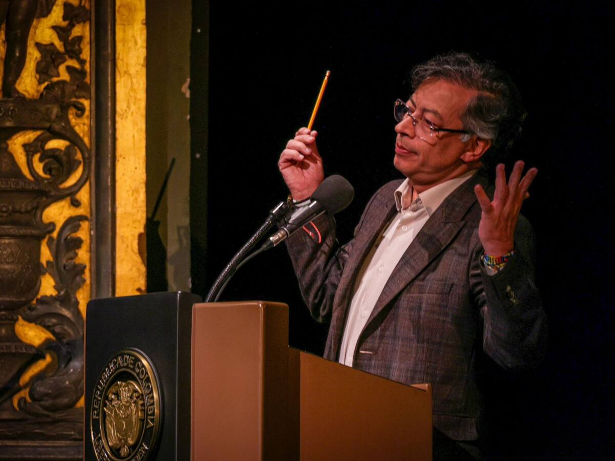 Petro pide al registrador nacional dar confianza para que haya elecciones transparentes en el 2026