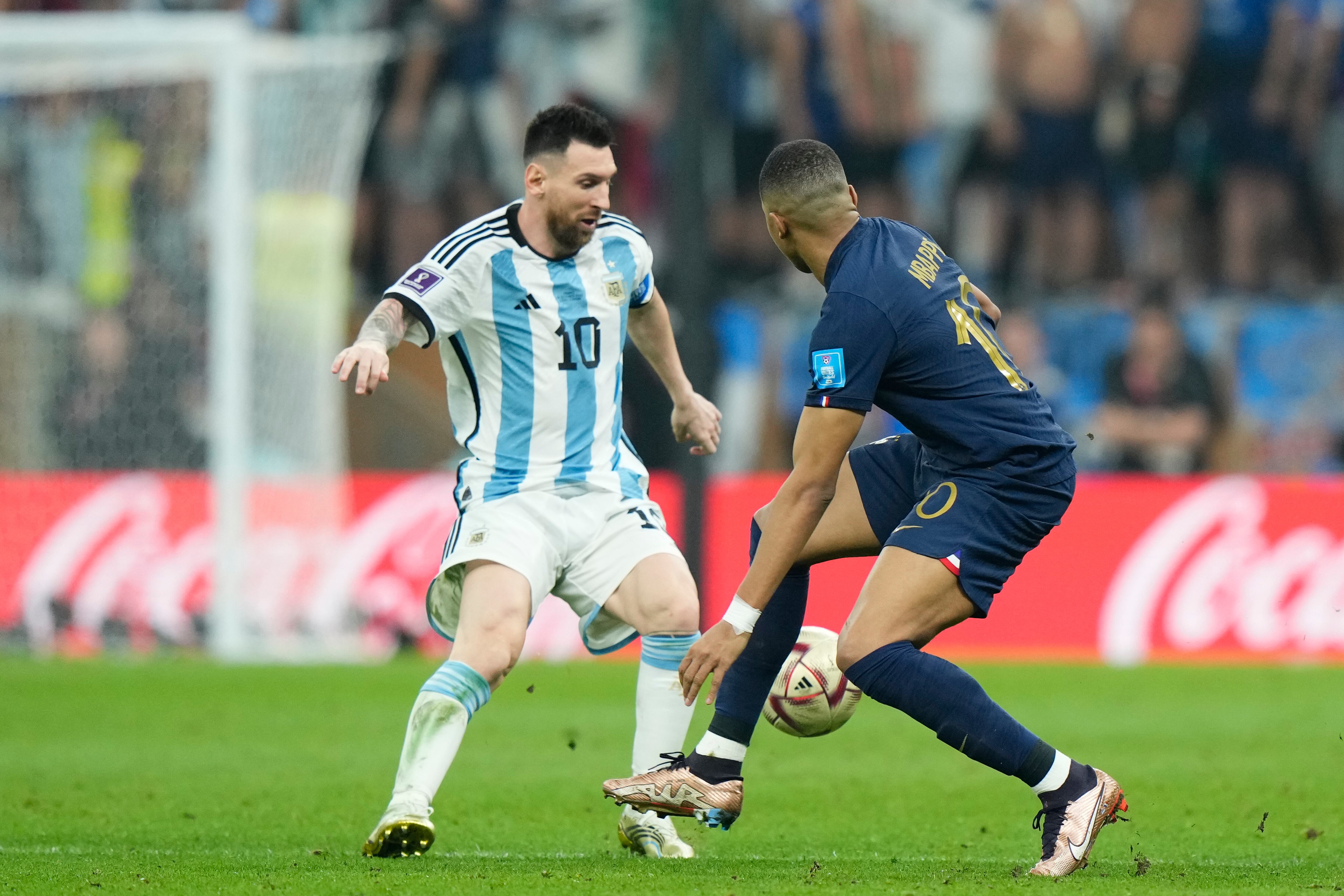 Lionel Messi y Kylian Mbappé hacen parte del 11 ideal del 2022 para L'Equipe. (Photo by Jose Breton/Pics Action/NurPhoto via Getty Images)