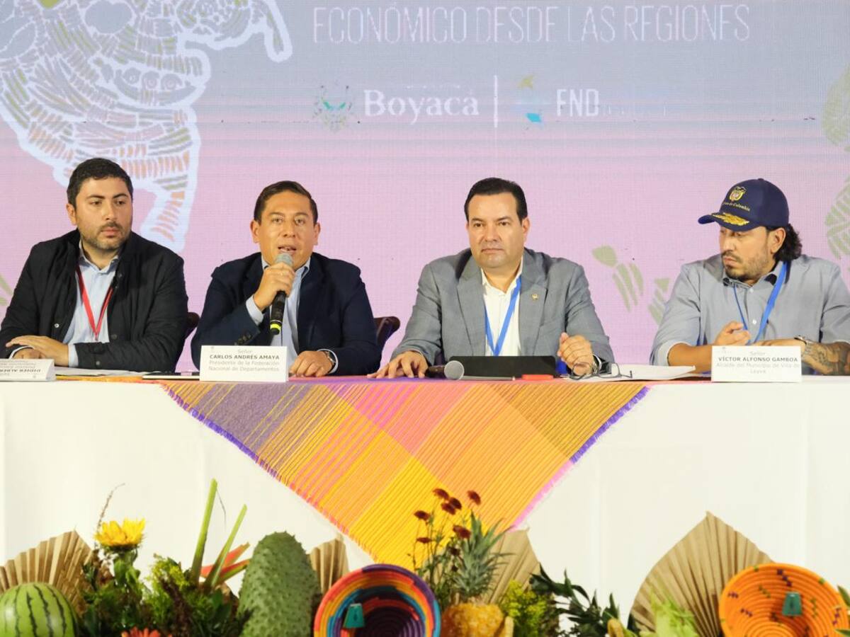 Gobernador de Boyacá pide continuidad en grandes proyectos y respalda permanencia de Alexander López