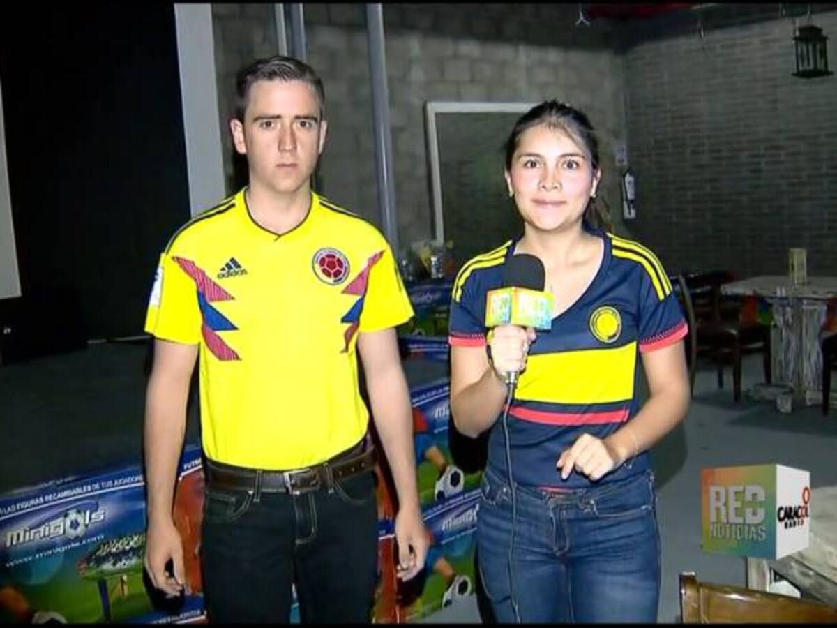 En los zapatos de una mesera previo a un partido de Colombia