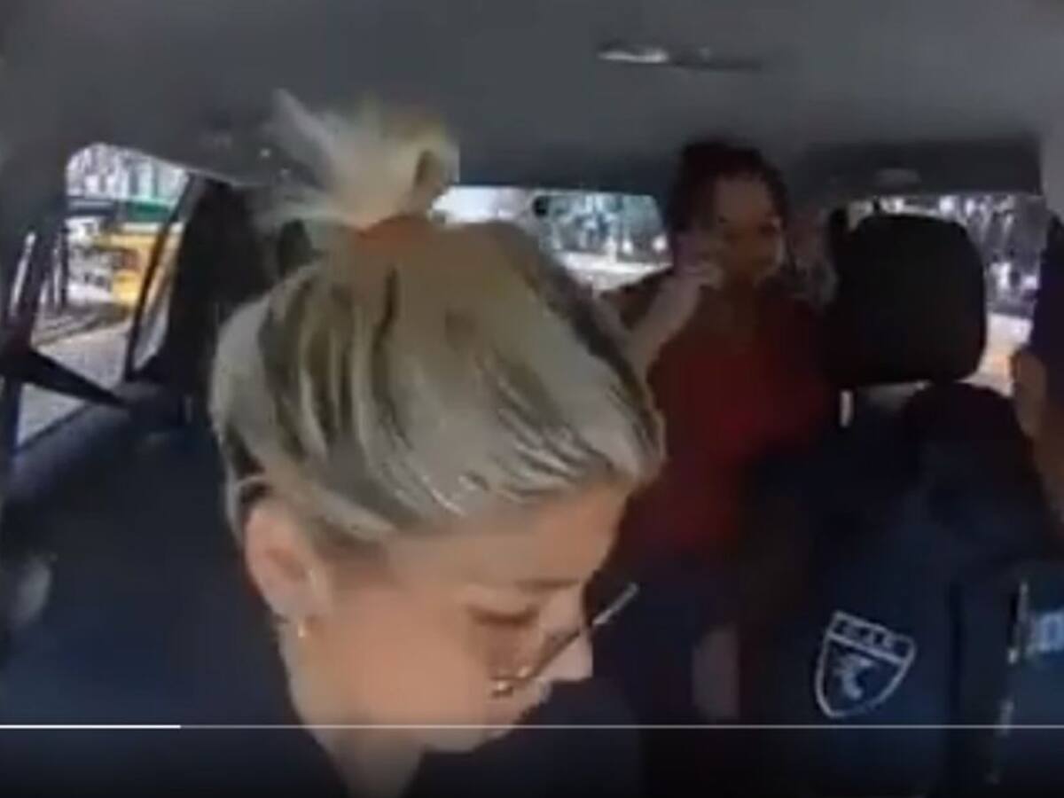 (VIDEO) Dramático: Así fue como Policía salvó de ahogarse a niña de brazos