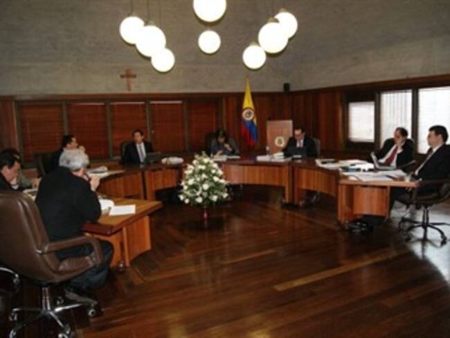 Corte mantiene hasta el 16 de diciembre nuevos impuestos a licores, tabaco y juegos de azar