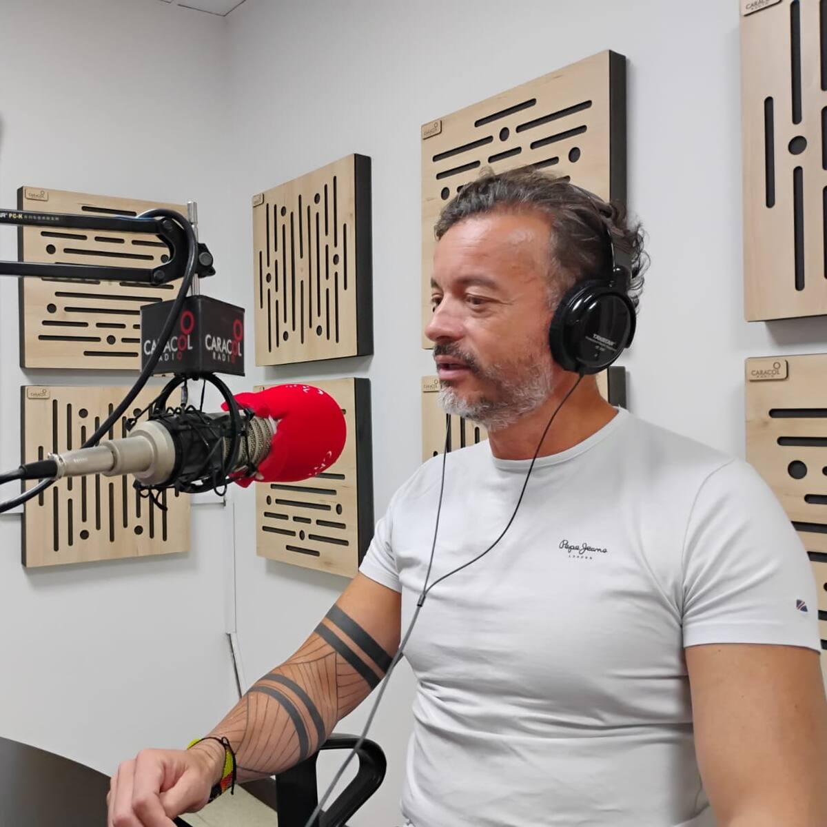 El tenor quindiano, Kirlianit Cortés y su amor por la música popular y de cantina en concierto