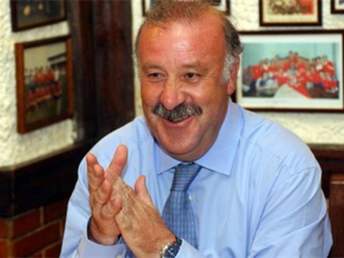 PERFIL MUNDIALISTA -Vicente del Bosque, el director de una orquesta llamada España