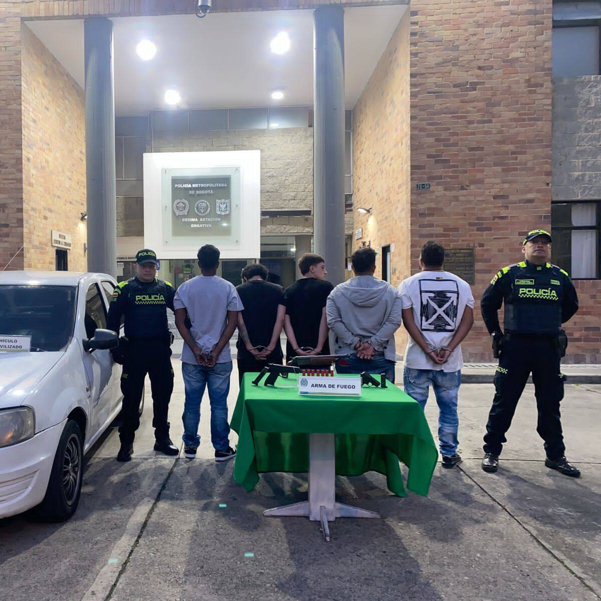 Capturan cinco personas armadas que planeaban hurtar locales comerciales en Normandía