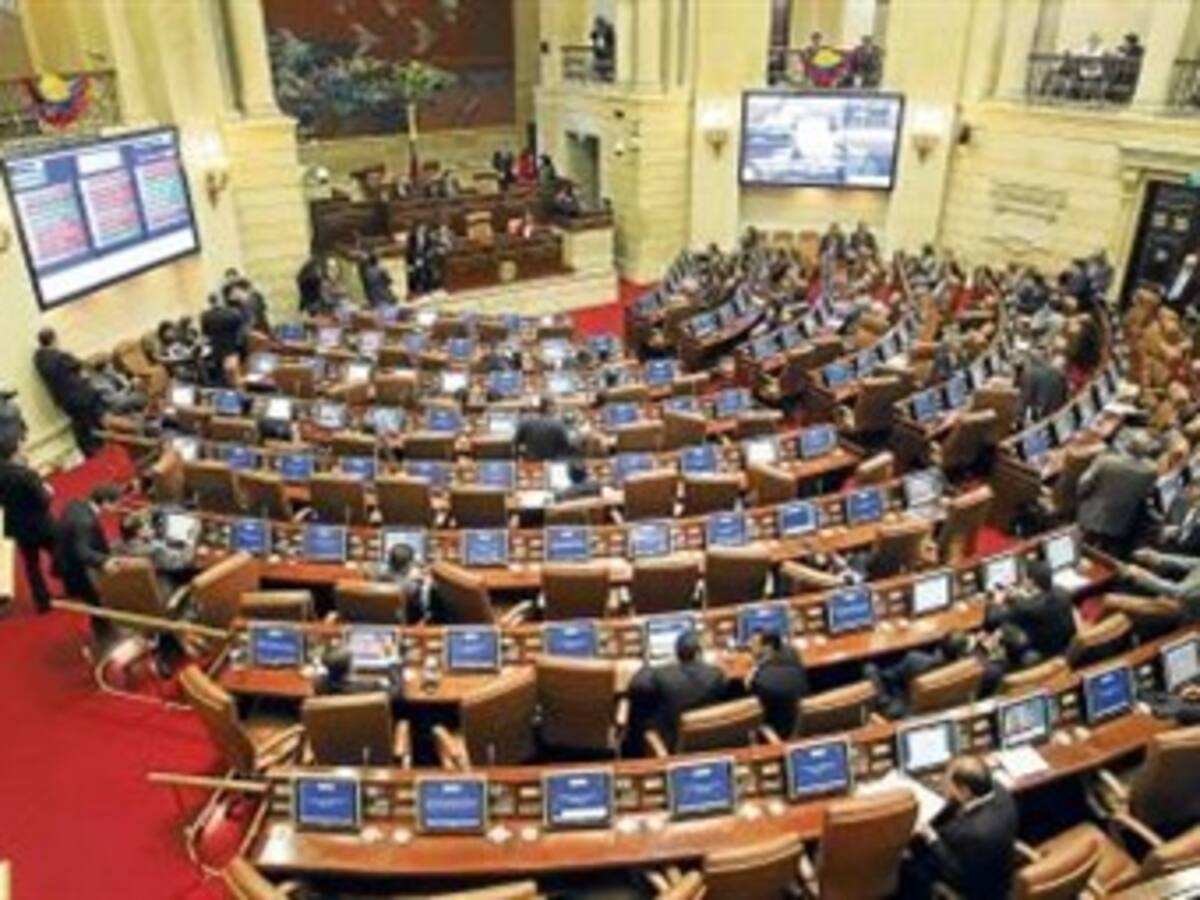 Este es el minuto a minuto de las sesiones extra en el Congreso de la República