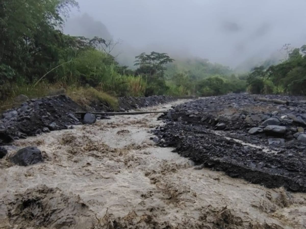Familias de la vereda Chorritos siguen incomunicadas tras el colapso de un puente en La Celia