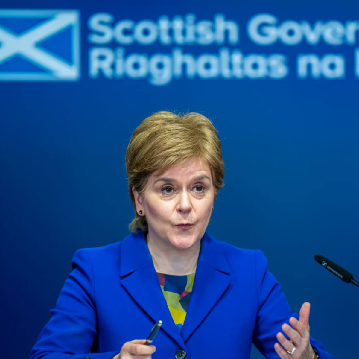 ¿Por qué fue detenida la exprimera ministra de Escocia?