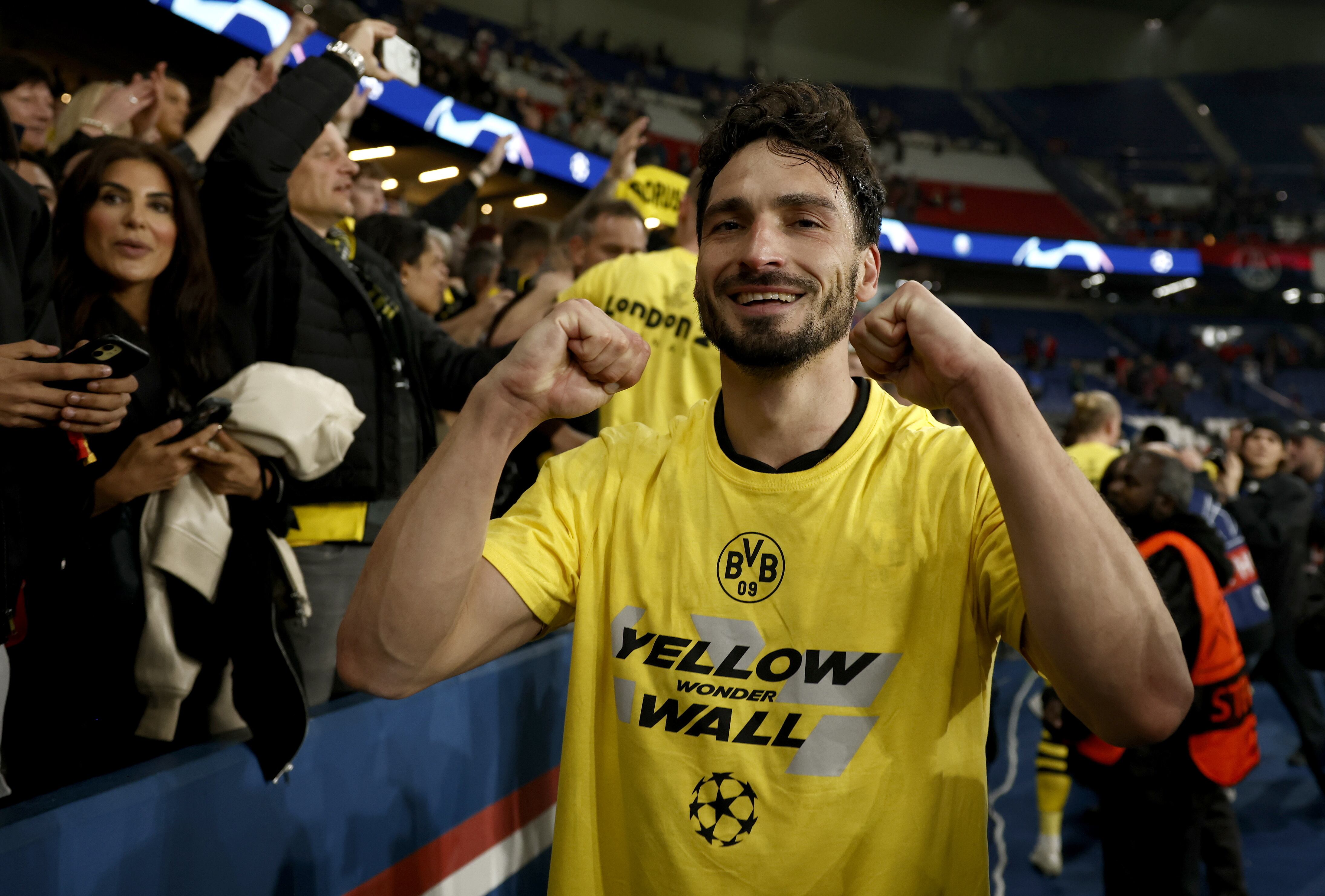 Mats Hummels celebra la clasificación del Borussia Dortmud en Champions League. (Liga de Campeones, Francia, Rusia) EFE/EPA/YOAN VALAT