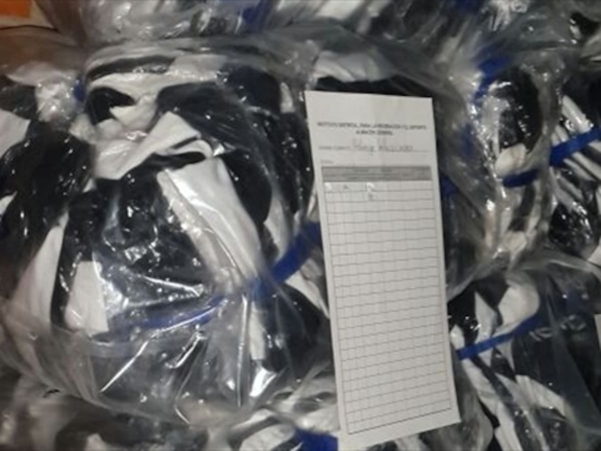 Denuncian irregularidades en compra de uniformes para estudiantes en Bogotá