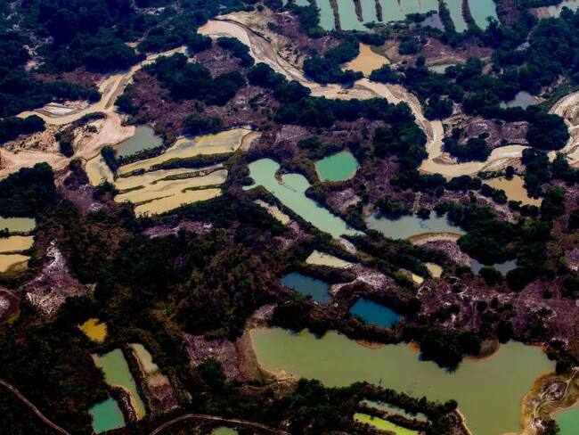 Vista aérea de las afectaciones por minería en la Amazonía brasileña.       Foto: Getty 