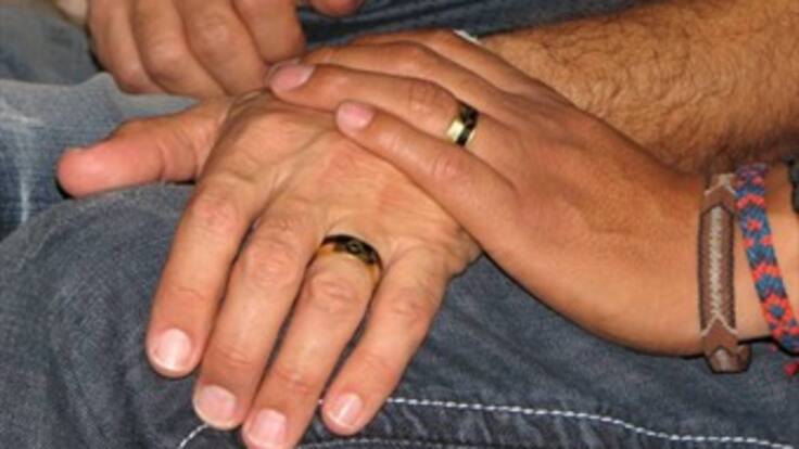 Parejas igualitarias no podrán adoptar con vínculo contractual solemne: Supernotariado