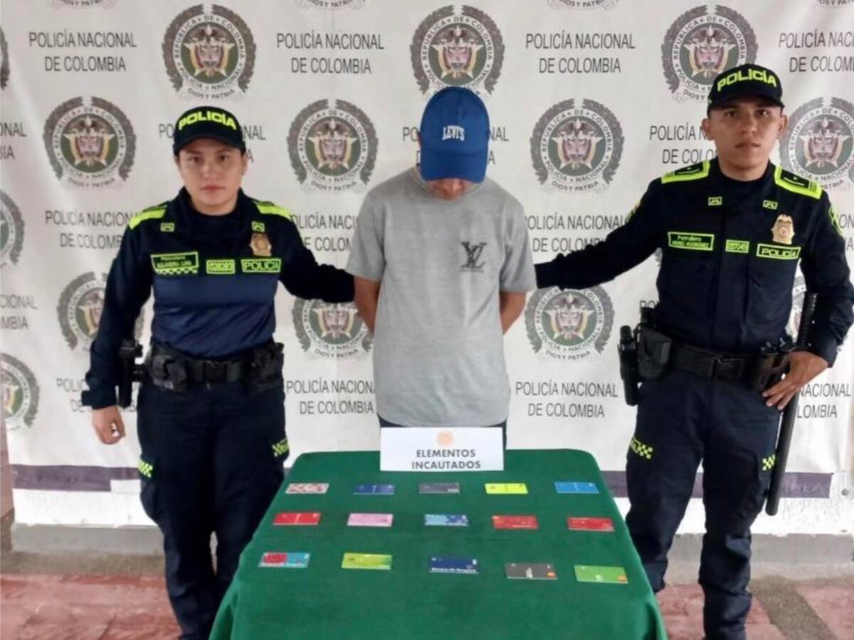Capturan a hombre que saboteaba cajeros automáticos con pegante en Girardot