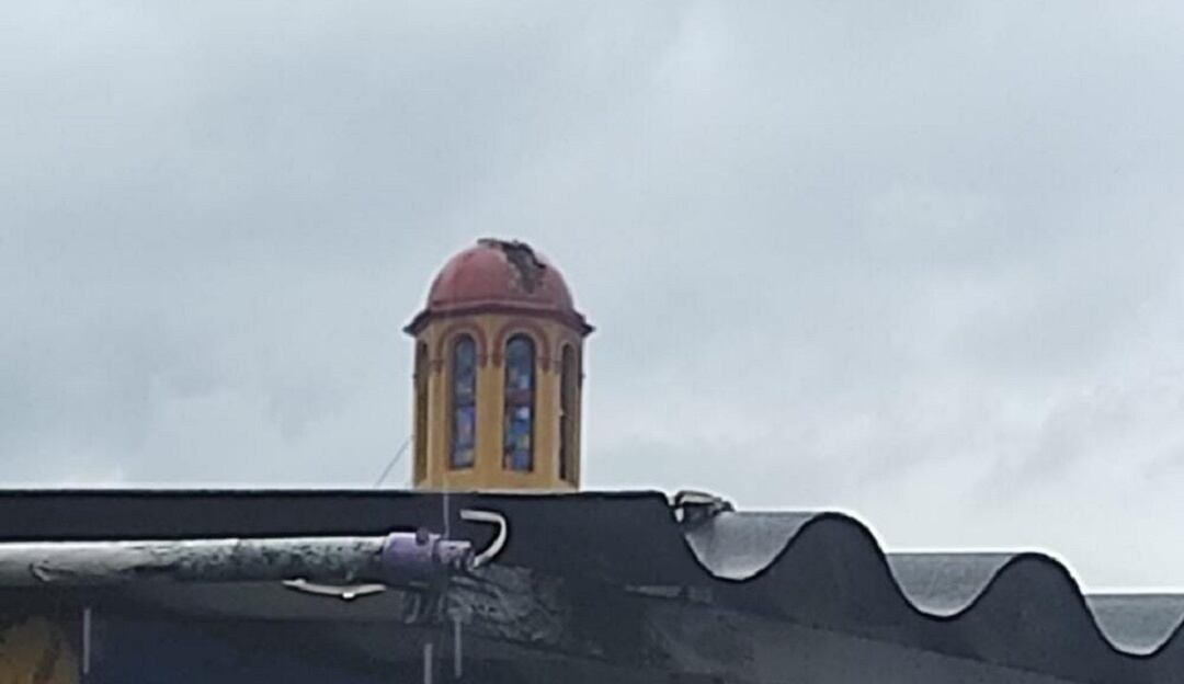 Daños en la cúpula de la Iglesia Sagrado Corazón de Jesús.