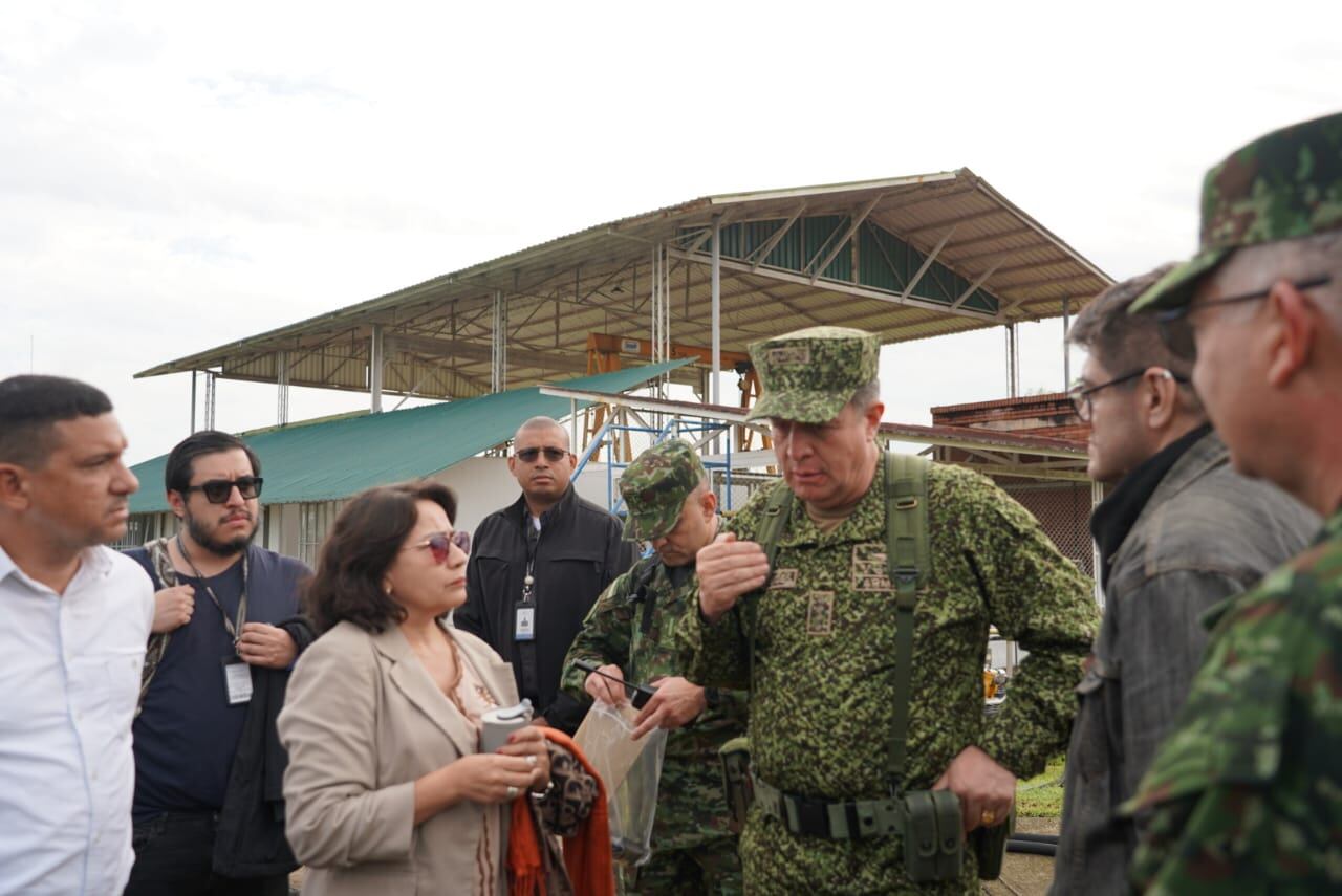 Comisión del gobierno llega a gestionar liberación de militares en Guaviare.