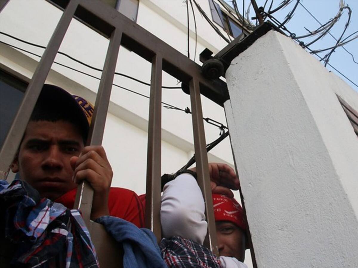 En Bogotá existen más de 639 detenidos hacinados en estaciones de Policía y URI