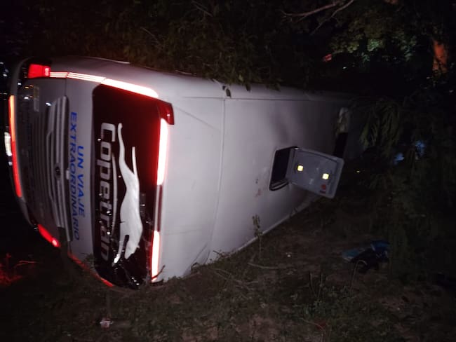 Vehículo accidentado en vías del Cesar