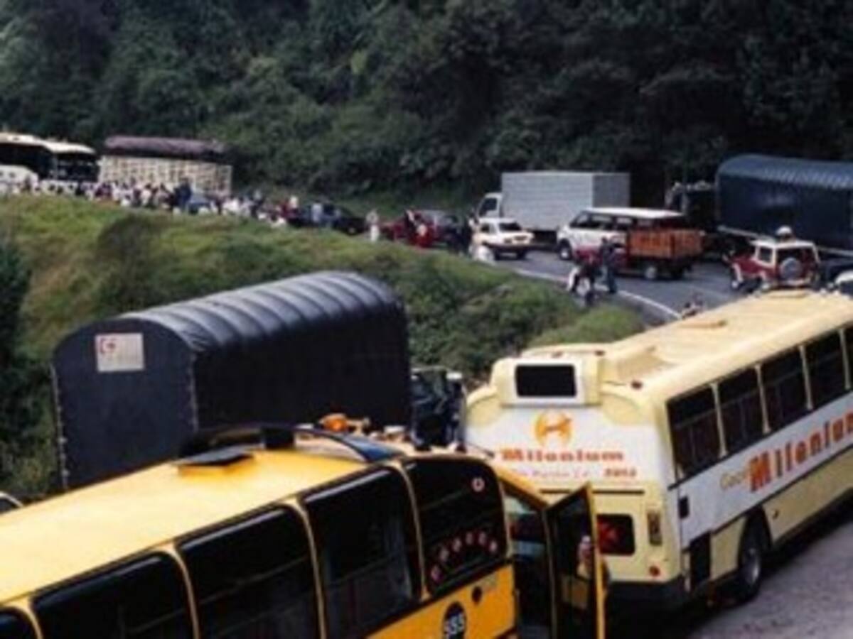 Habilitadas tres vías que fueron cerradas en la mañana de hoy por diversos problemas