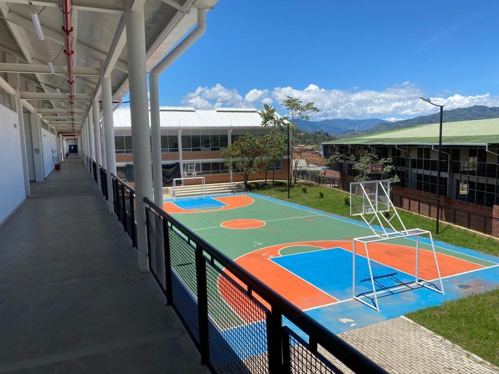 Institución Educativa Técnica San Luis de Garagoa / Caracol Radio.