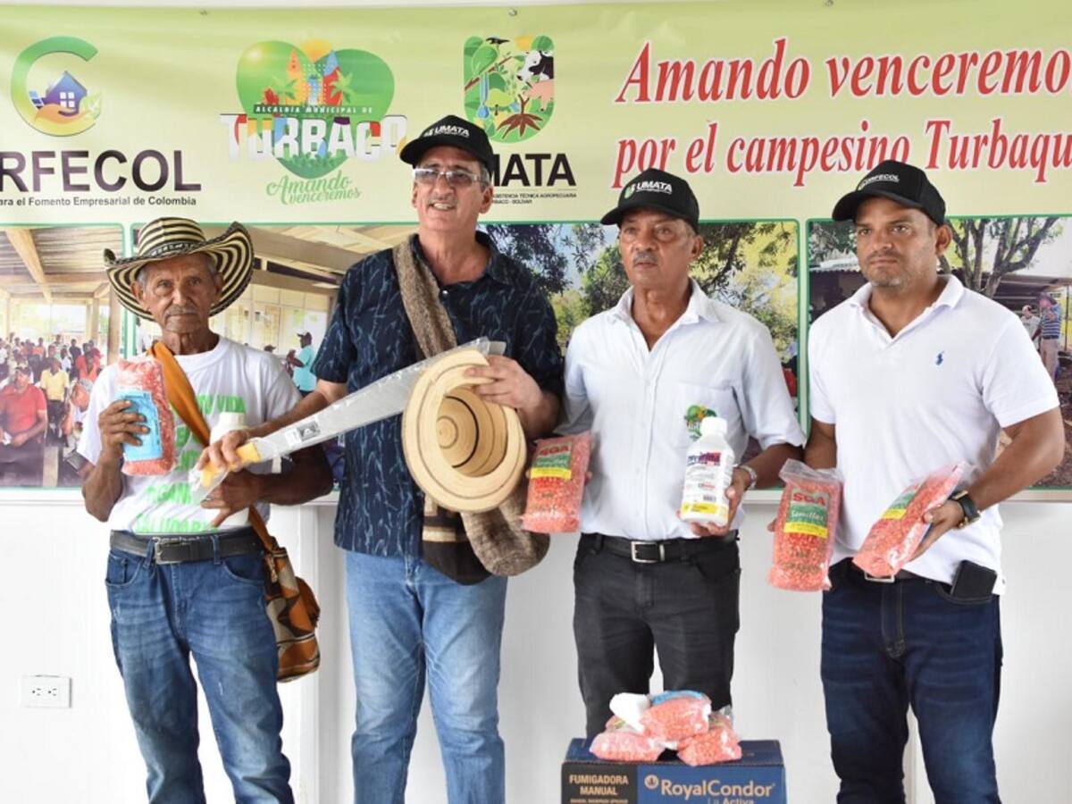 Alcaldía de Turbaco celebró el día del campesino con entregas a productores