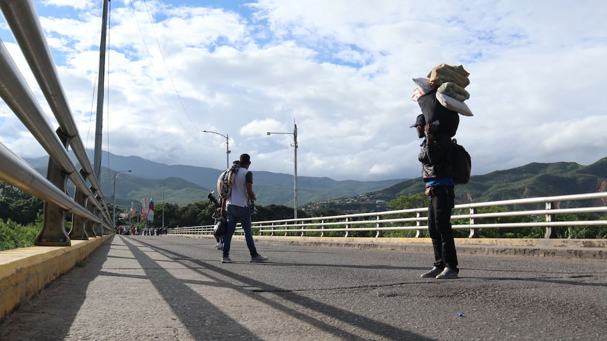 Hay normalidad en el flujo de pasajeros por los puentes internacionales colombovenezolanos