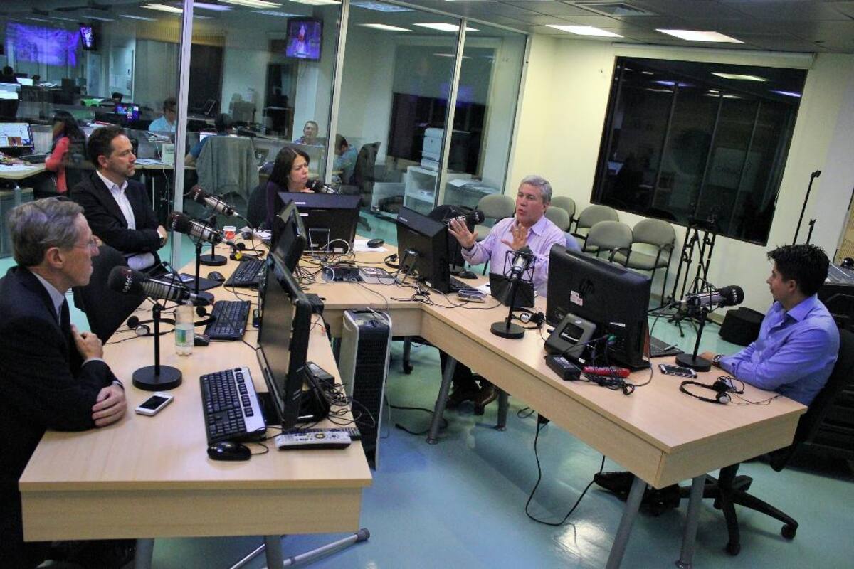 Panelistas en Hora 20