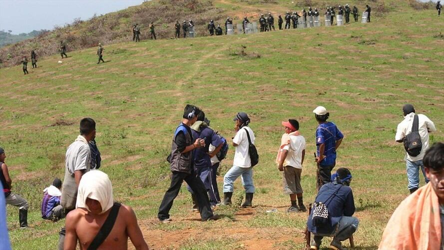 Tensión por enfrentamientos entre Policía e indígenas en Cauca. Foto: Colprensa.