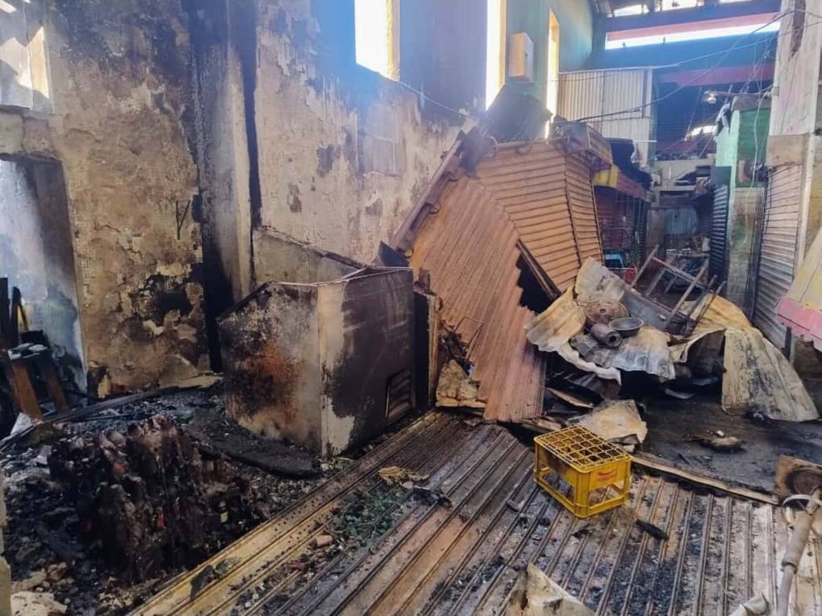 Incendio dejó cuantiosas pérdidas en Bazurto: tres locales terminaron destruidos