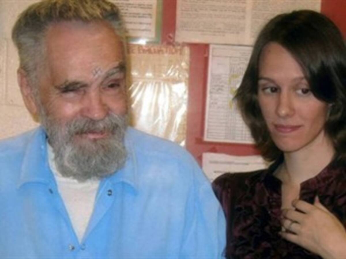 Una joven que quiere casarse con Charles Manson