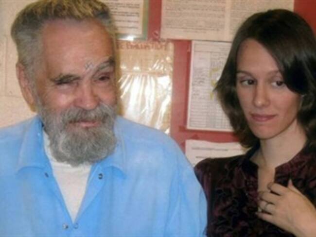 Una joven que quiere casarse con Charles Manson