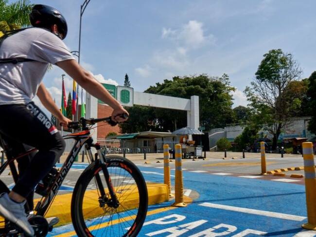 Universidades instalan puntos de vacunación para sus estudiantes