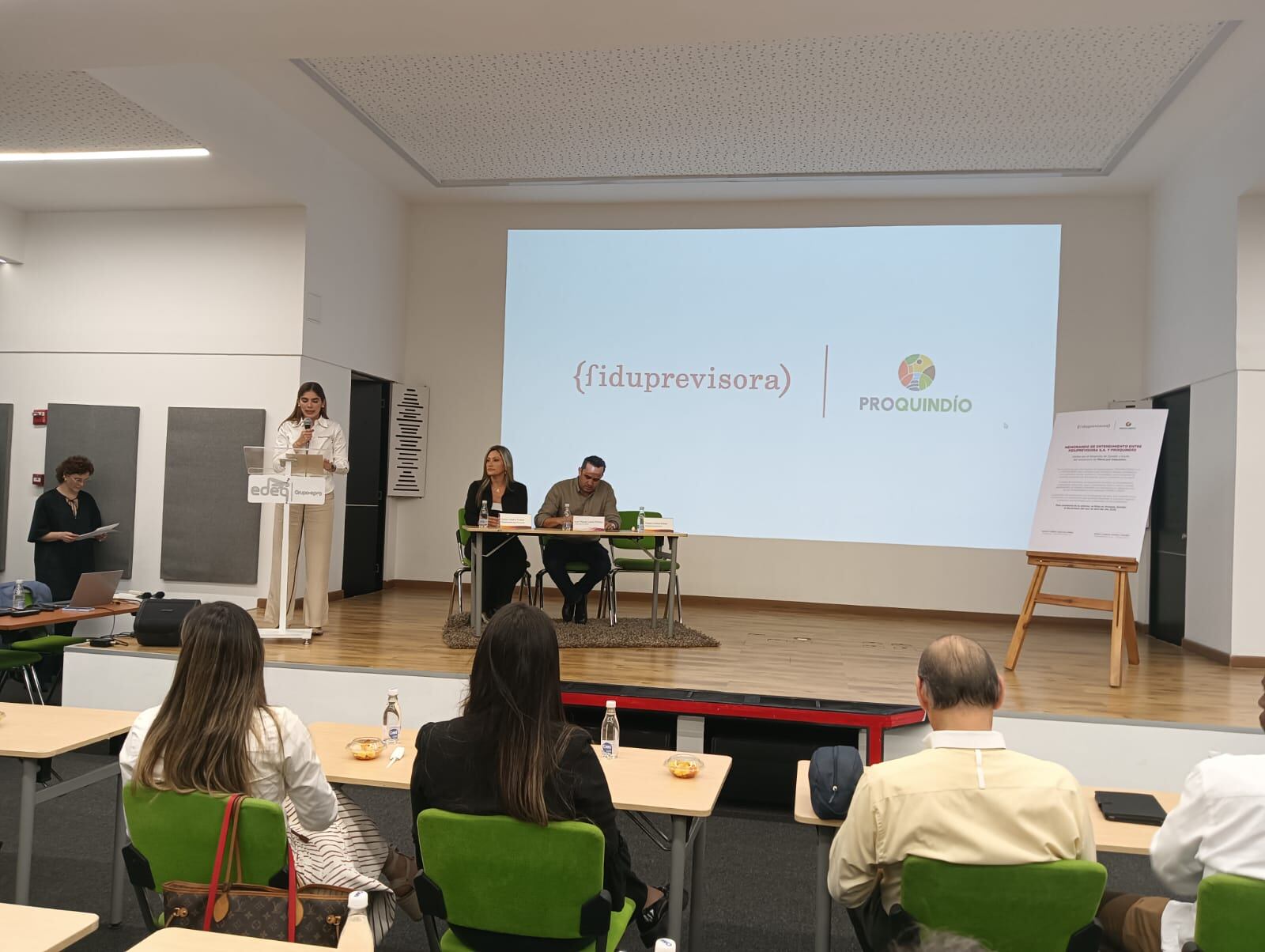 Memorando entre Fiduprevisora y ProQuindío para desarrollar obras por impuestos en Quindío. Foto: Adrián Trejos