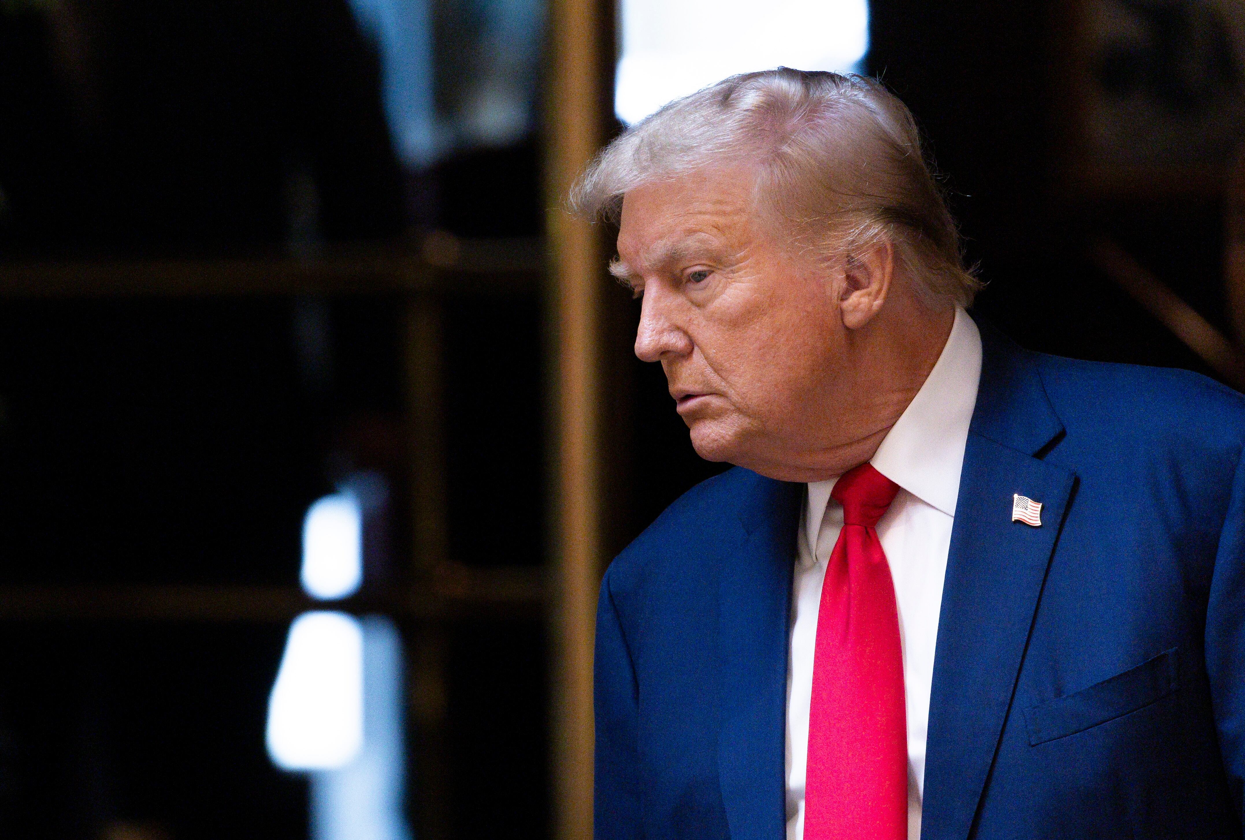 New York (United States), 06/09/2024.- Former US president Donald J. Trump arrives for a press conference in the lobby of Trump Tower in New York, New York, USA, 06 September 2024. Trump discussed a hearing he attended earlier in the morning to appeal the recent 5 million USD jury verdict against Trump that found him liable of sexually abusing writer E. Jean Carroll. (Elecciones, Nueva York) EFE/EPA/JUSTIN LANE