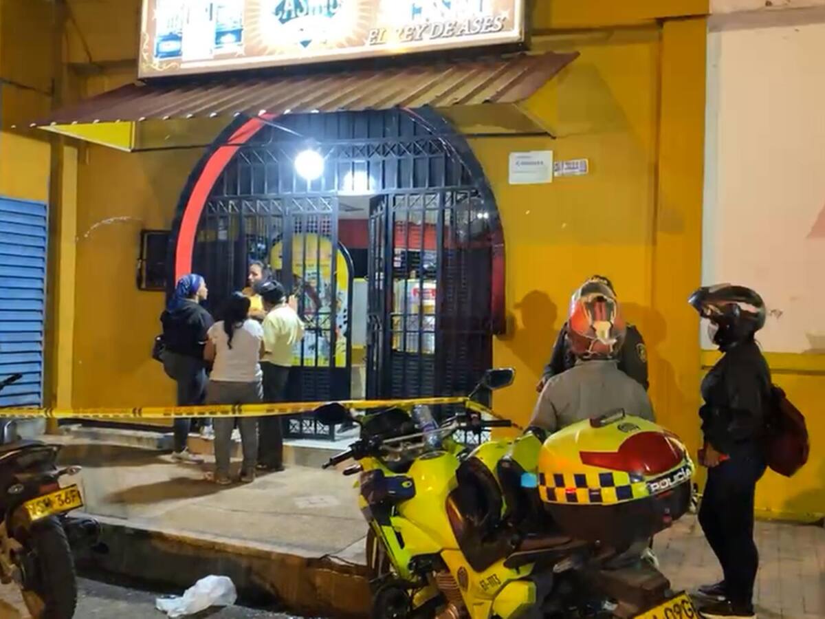 Sicarios se vistieron de vigilantes para asesinar a una persona en un casino en Ibagué
