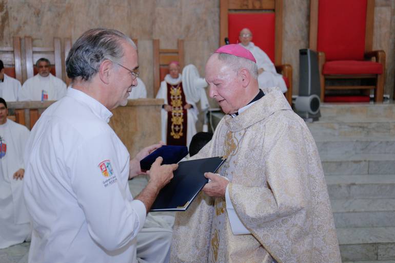 Condecoración catedral Metropolitana de Barranquilla.  