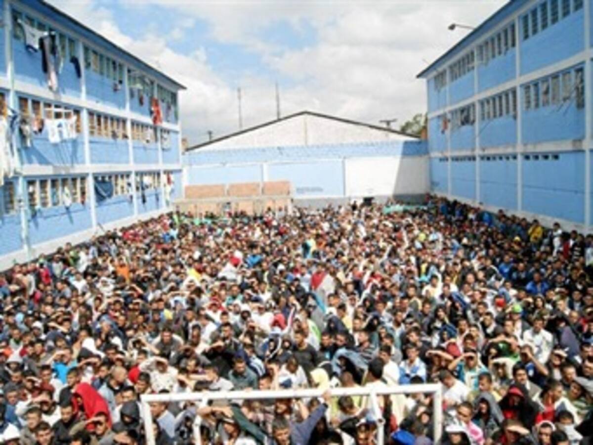 Defensoría insiste en emergencia social luego de fallo en cárceles por hacinamiento