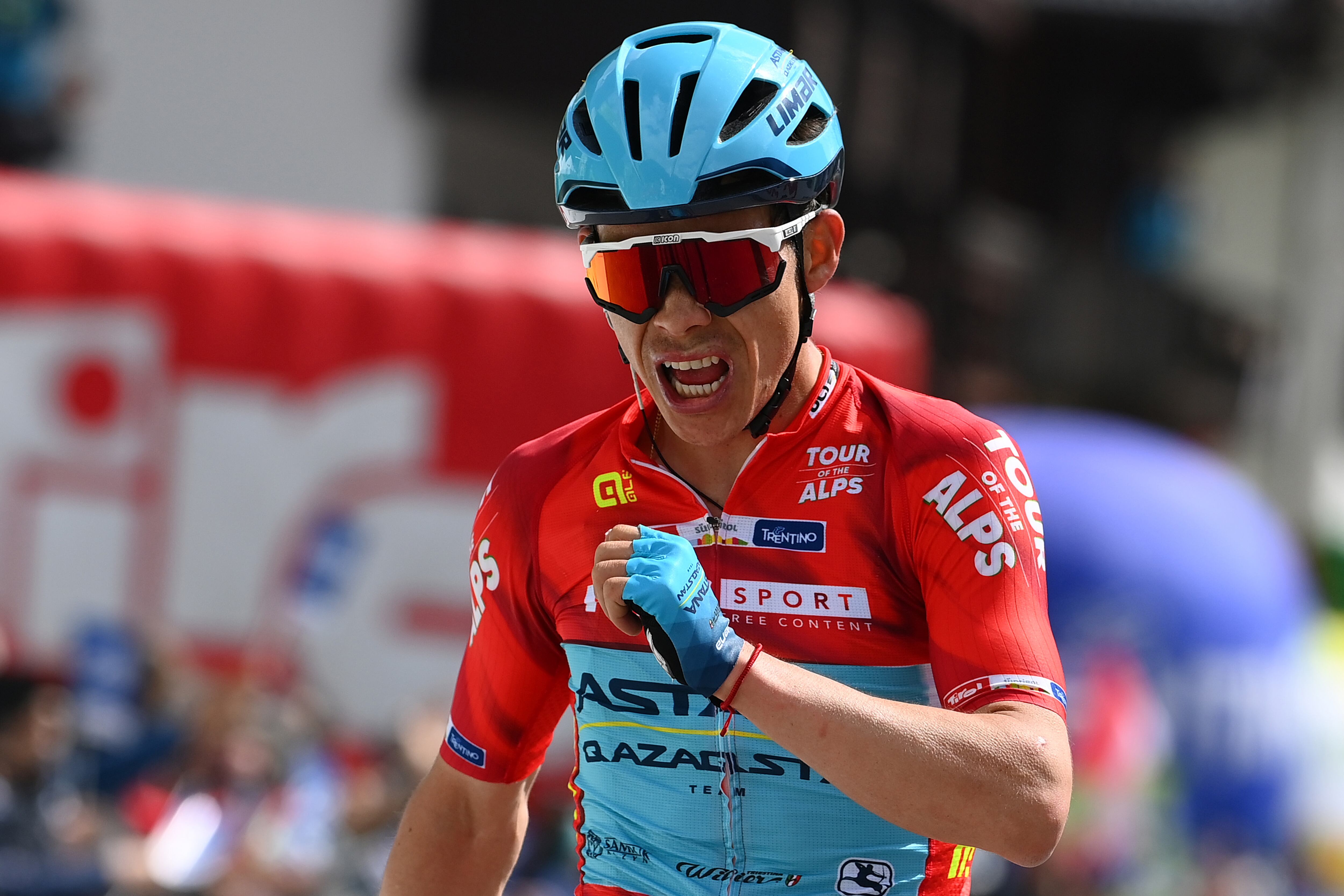 Miguel Ángel López, ciclista colombiano