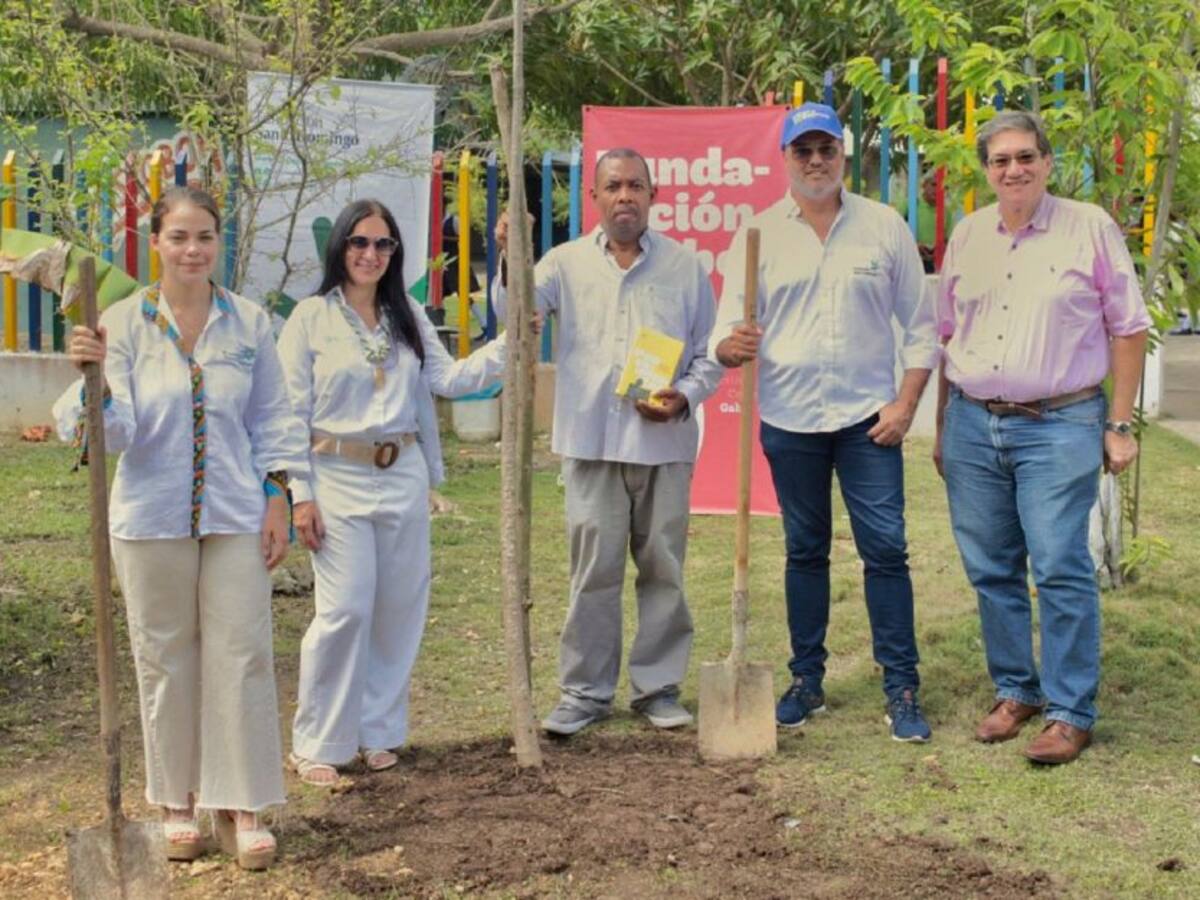 Fundación Gabo y Fundación Santo Domingo sembraron árboles en Cartagena