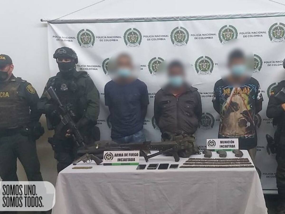 En Altavista capturan a tres personas que poseían material de guerra