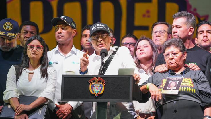 Al Oído | La decadencia de Petro al exhibir a nueve criminales: tarimazo, el show más lamentable